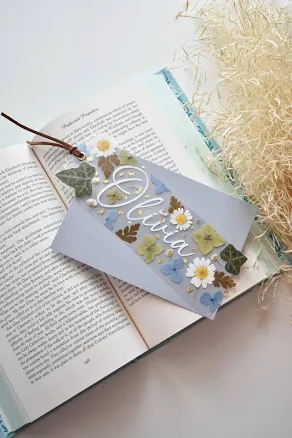 Pressed Flower Bookmark Set with Handwritten Quotes (Set of 5) — Mother's Day gift for your wife from her husband — shoppable idea