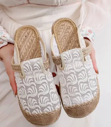 Embroidered Floral Linen House Slippers — Mother's Day gift for your wife from her husband — shoppable idea